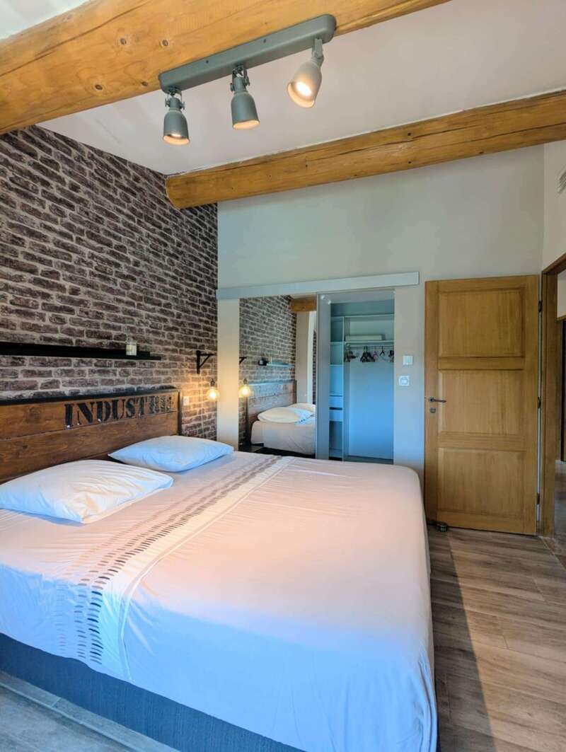 b486300d-fd17-4998-ad06-b74e372fd5fe