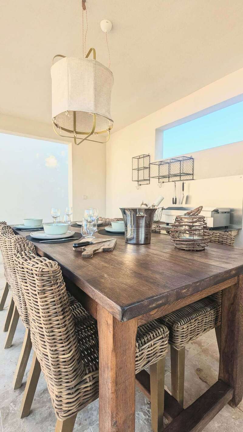 3b8ec5ed-7b08-42e4-b477-2769a1dc7911