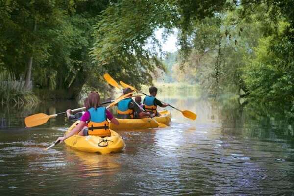 Faire du golf, ski-nautique, canoë et VTT pour son séminaire d’entreprise