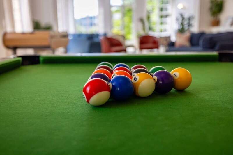 billard-manoir-salon-detente-hiver-seminaire-1200x800-1