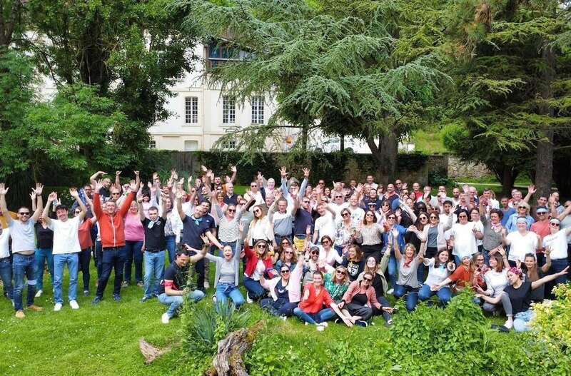 groupe-teambuilding-seminaire-les-domaines-de-gaston-1200x800-1