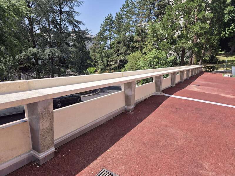 Menuiseries extérieures- centre hospitalier Vinatier à Bron