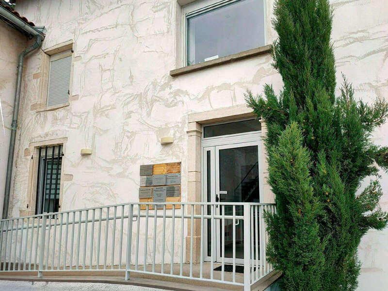 cabinet_de_reyrieux_exterieur_01_recadre