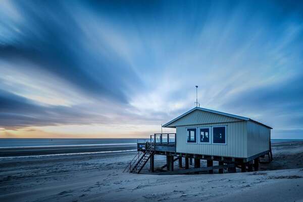 Entretien résidence secondaire bord de mer : ce que prend en charge une conciergerie