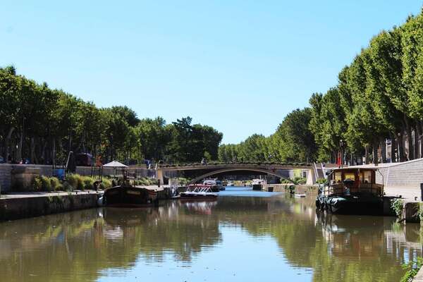 Conciergerie Narbonne : profitez de la double saisonnalité ville et mer pour maximiser vos revenus