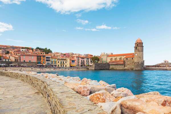 Location saisonnière à Collioure : comment gérer un appartement de caractère dans le centre historique ?