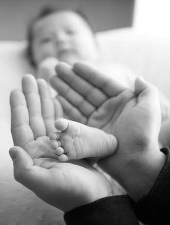 En vidéo par votre ostéopathe : Pourquoi consulter un ostéopathe pour son nouveau né? 