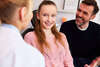 consultation orthodontique d'une adolescente acommpagnée de son père