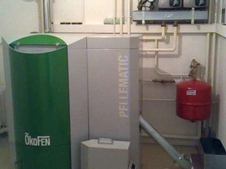 SAINT JEAN DE LUZ, quartier Chantaco.
Janvier 2016, dans cette maison neuve, nous avons installés une chaudière OKOFEN de 32 KW.