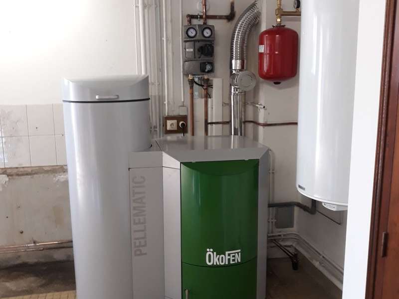 SAINT PALAIS, Aout 2018.
Remplacement de la chaudière fioul par une chaudière OKOFEN de 12 KW à chargement manuel