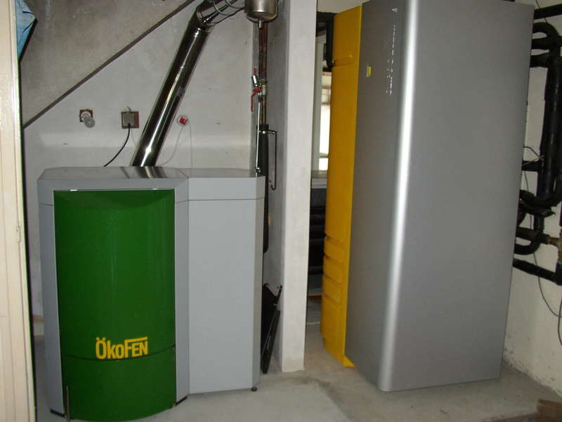 VILLEFRANQUE, novembre 2011.
Dans cette maison où nous avions déjà installés un combi solaire CLIPSOL, nous avons remplacés la chaudière propane par la chaudière OKOFEN de 8 KW