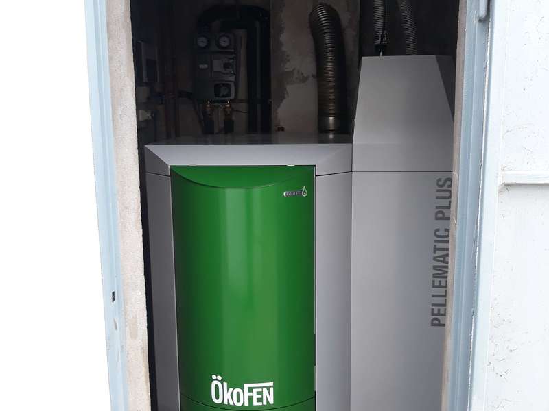 AYHERRE 64240, novembre 2019.

Dans cette grande demeure, nous avons remplacés la chaudière fioul par une chaudière OkoFen à condensation de 32 KW avec un chauffe eau solaire