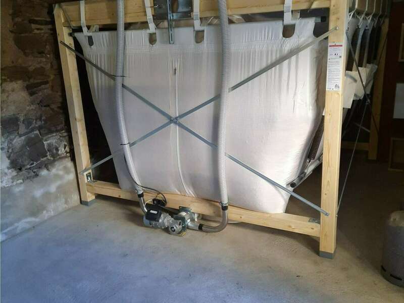 CAME (64520) Décembre 2020. Le silo textile pouvant contenir jusqu'à 8.5 tonnes de granulés.