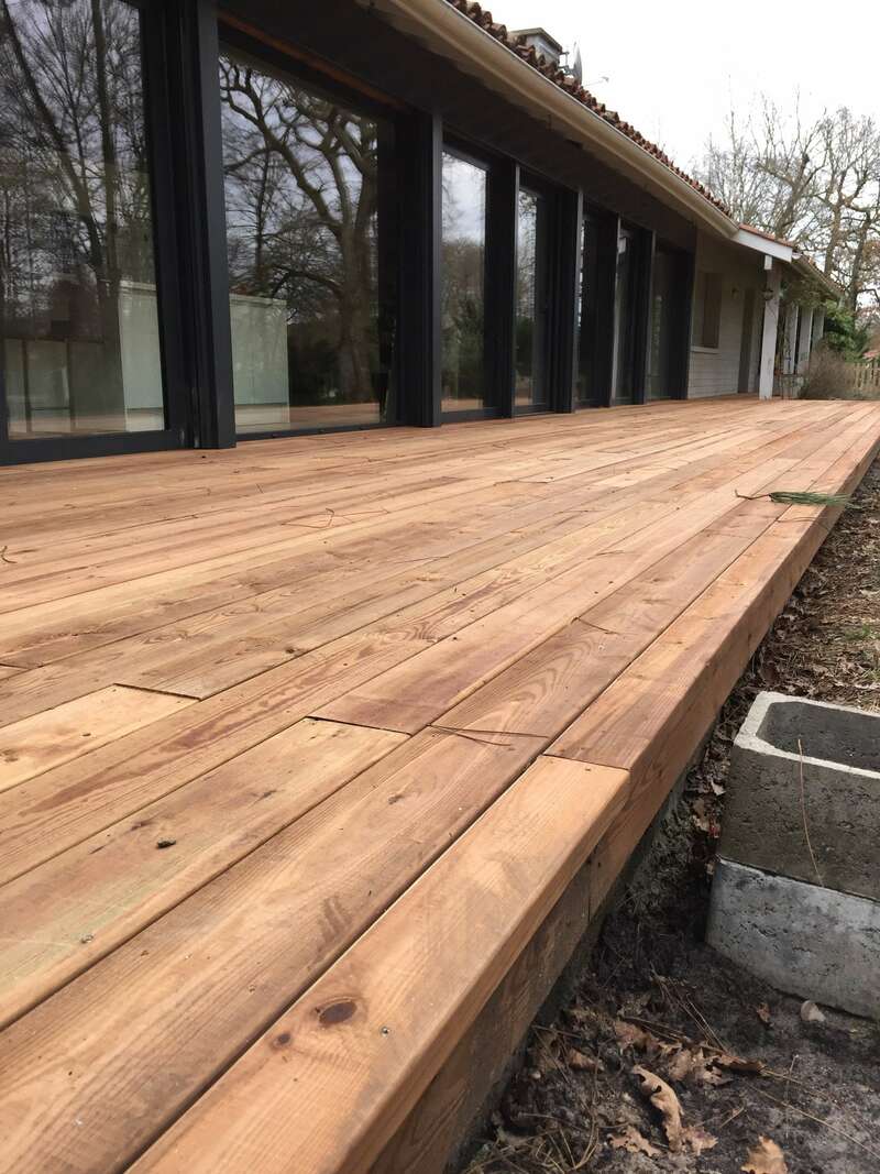 Terrasse en Pin traité classe 4 marron