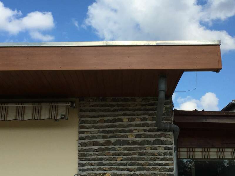 Avant toit PVC marron