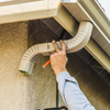 installation professionnelle de gouttières en métal durable