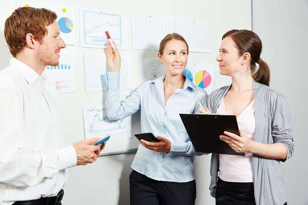 La BCE baisse ses taux d'intérêt : quelles conséquences pour les ménages, les entreprises et les États ?