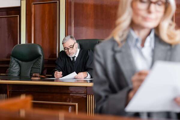 Cambriolés en dormant la fenêtre ouverte, ils n'obtiennent pas l'indemnisation
