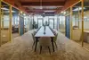 bureaux modernes dans un stade de football