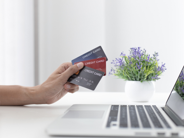 Vacances à l'étranger : ce que votre carte bancaire couvre... et ce qu'elle ne couvre pas !
