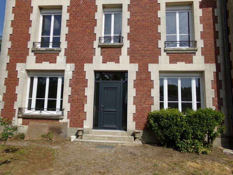 100-018920180216-3881557-p6k7vm