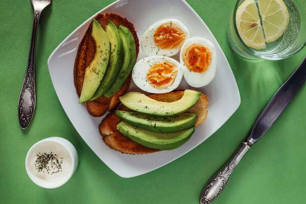 Petit-déjeuner idéal : protéines, bon gras et équilibre glycémique