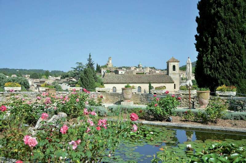lourmarin-vue-du-chateau