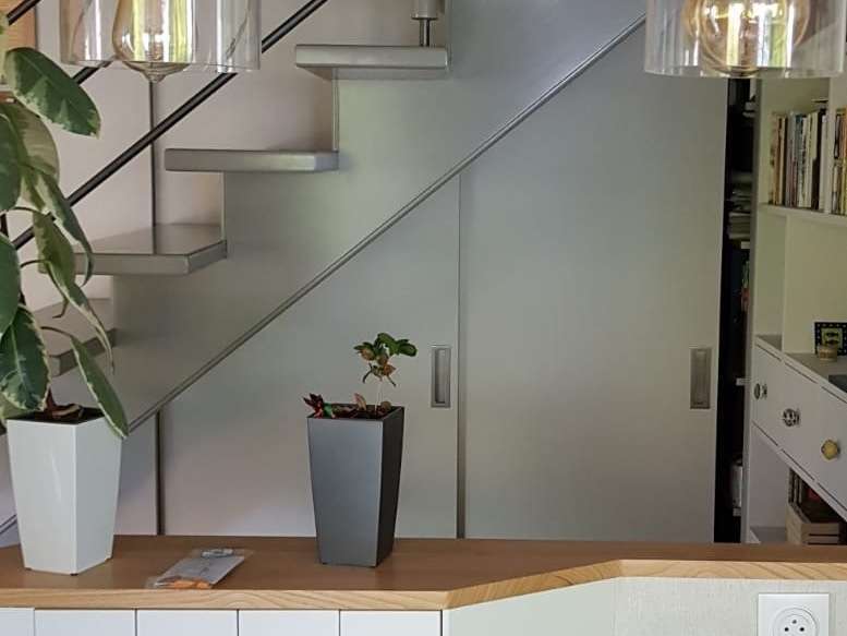 cf2e209e-d4b9-4d61-8a54-1e6550696082