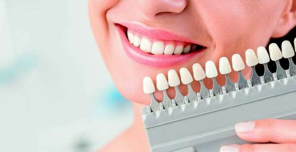 LES DIFFÉRENTS TYPES DE PROTHÈSES DENTAIRES