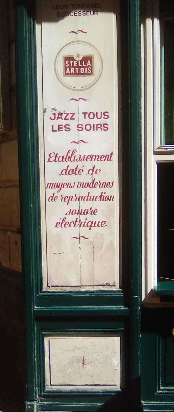 Hommage à l'école.