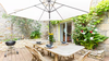 Maison Blanche à loctudy, avec petit jardin devant la terrasse en pierre