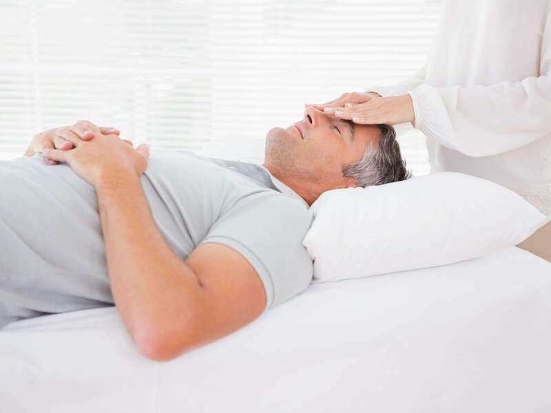 soin_reiki_homme_adulte_christelle_metton-min