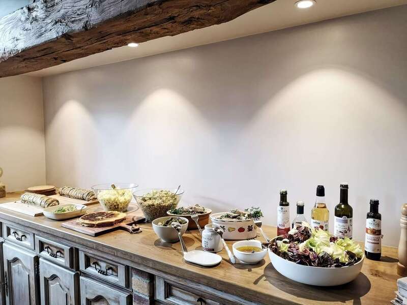 32dbb7_aba80b7089a64713873c8cecdbde22c5_mv2