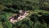 domaine éco-responsable dans une forêt