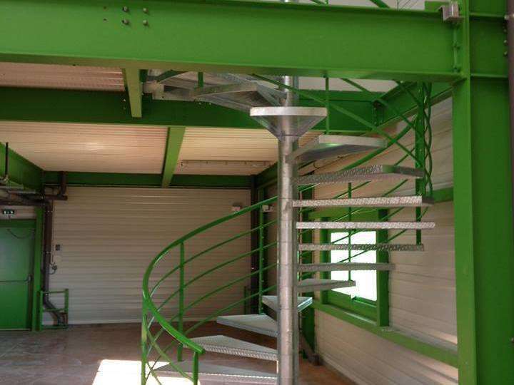 escalier_metallique20200616-1642527-tda86f