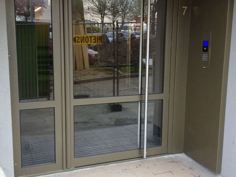 avms_metal20200616-1642527-yzxcso