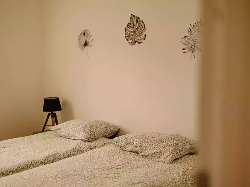 d8317c66-eeb0-48ff-9d85-c6a068a2323c