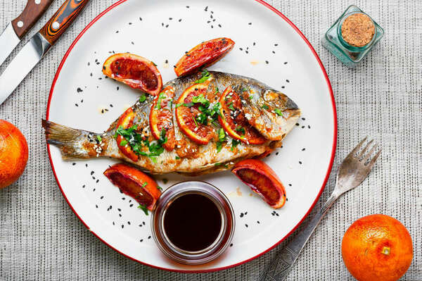 Un régime alimentaire contenant plus de gras de poisson limiterait l’intensité et la fréquence des migraines 