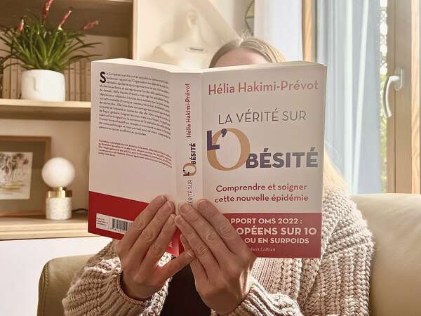 3 questions à Hélia Hakimi-Prévot, journaliste médicale, autrice du livre "La vérité sur l'obésité", édition Robert Laffont