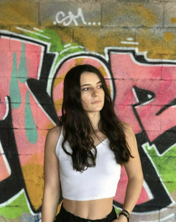 En quoi est-ce important de ne pas demander à une jeune personne actuellement POURQUOI elle ne va pas bien ?