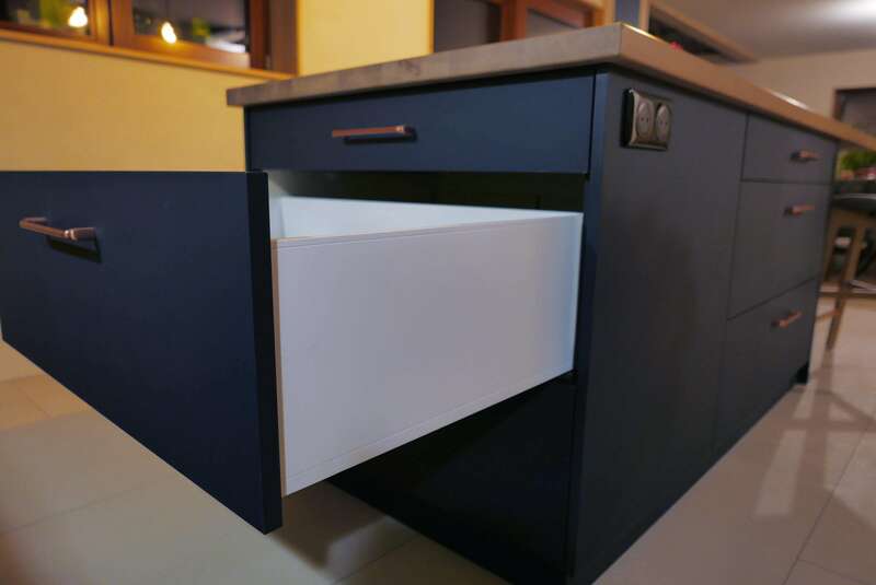 cuisine-bleue-et-bois