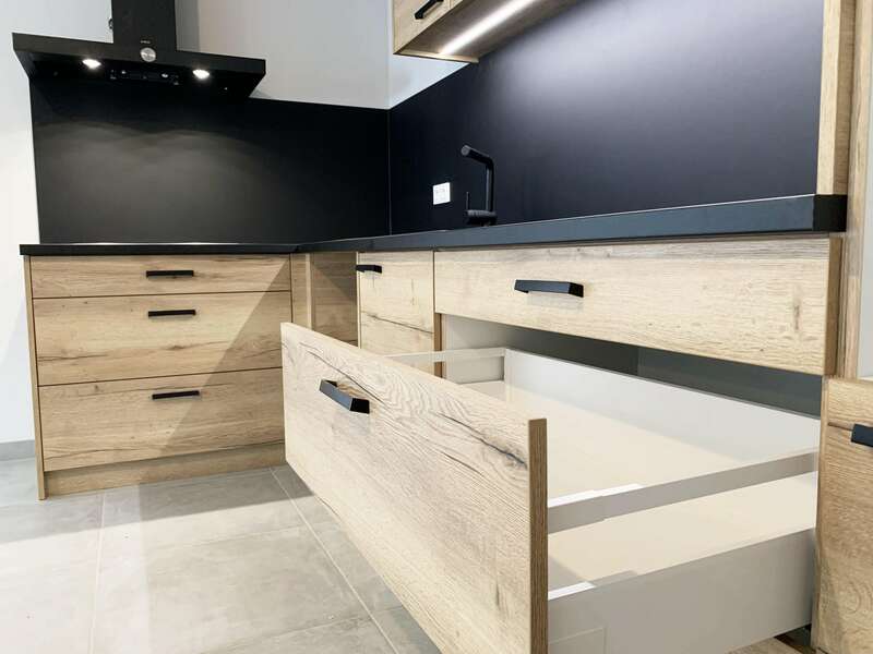 cuisine-noir-et-bois