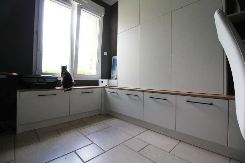 bureau-blanc-teletravail