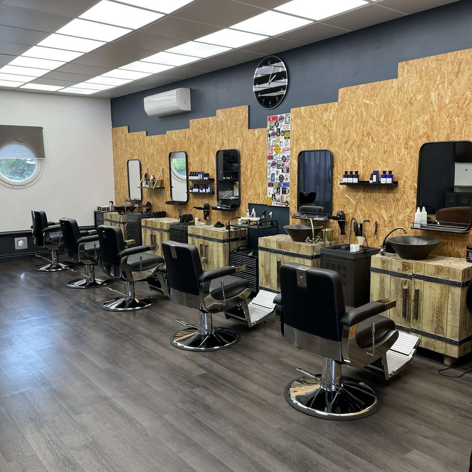 Hom, coiffeur Barbier pour homme