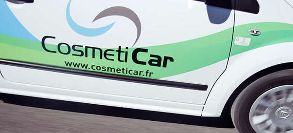 Saviez-vous que CosmétiCar effectue le déstickage publicitaire 