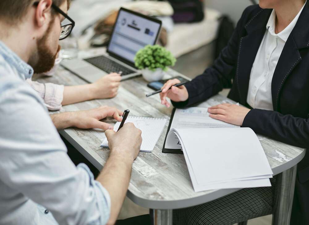 De salarié à franchisé : que faut-il vraiment apprendre avant de se lancer ?