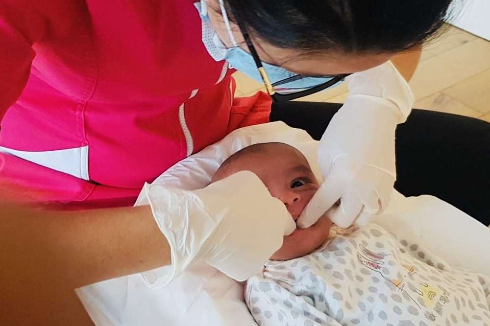 Les freins restrictifs buccaux et ostéopathie frein de langue, frein de lèvre, frein de joue
