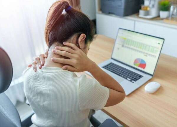 lunettes yeux douleurs cervicales ostéopathe versailles 