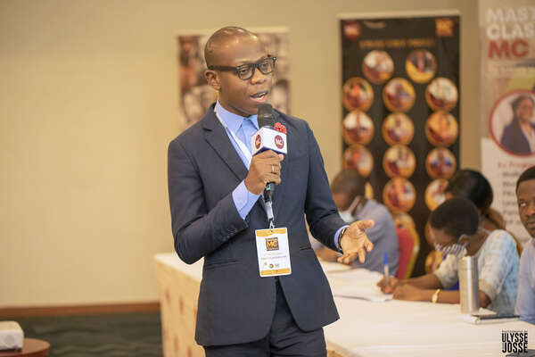 Coaching en communication : Master Class International forme les jeunes en Afrique
