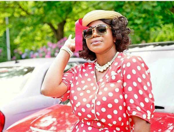 Linda De Lindsay : femme battante aux multiples casquettes